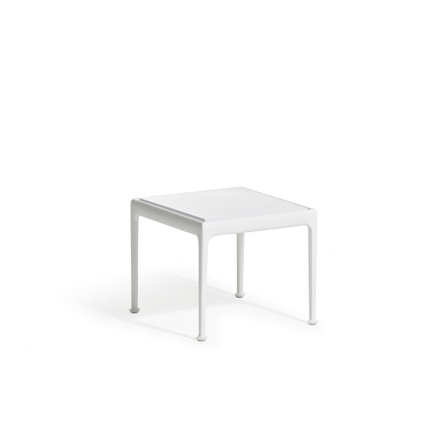 Richard Schultz 1966 Tables outdoor - KNOLL