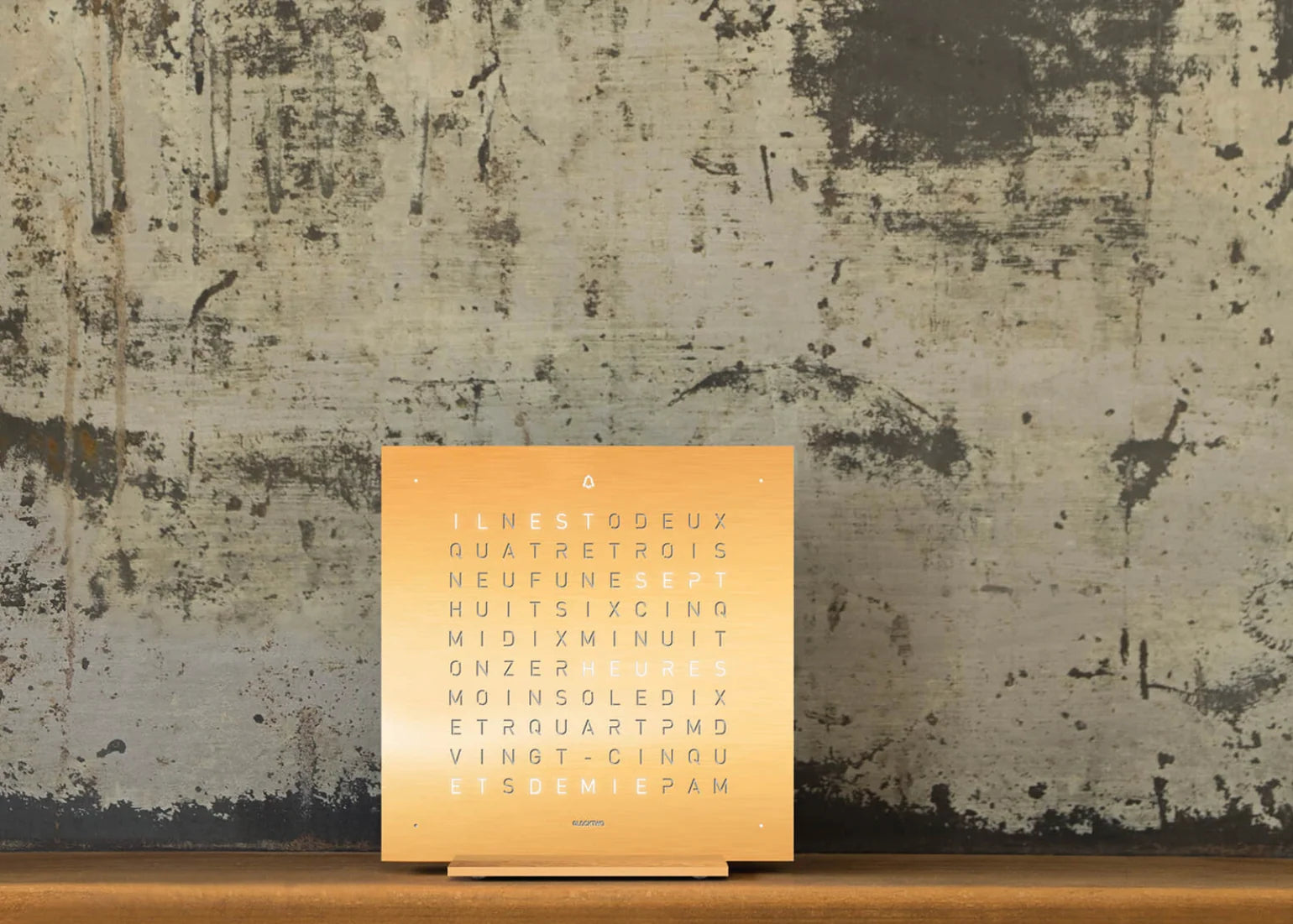 Qlocktwo Touch Golden Legend - QLOCKTWO