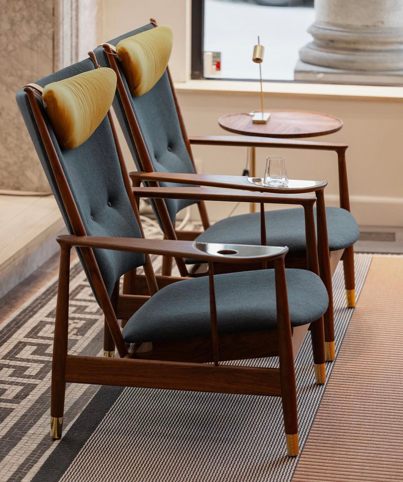 2 x The Whisky Chair - FINN JUHL