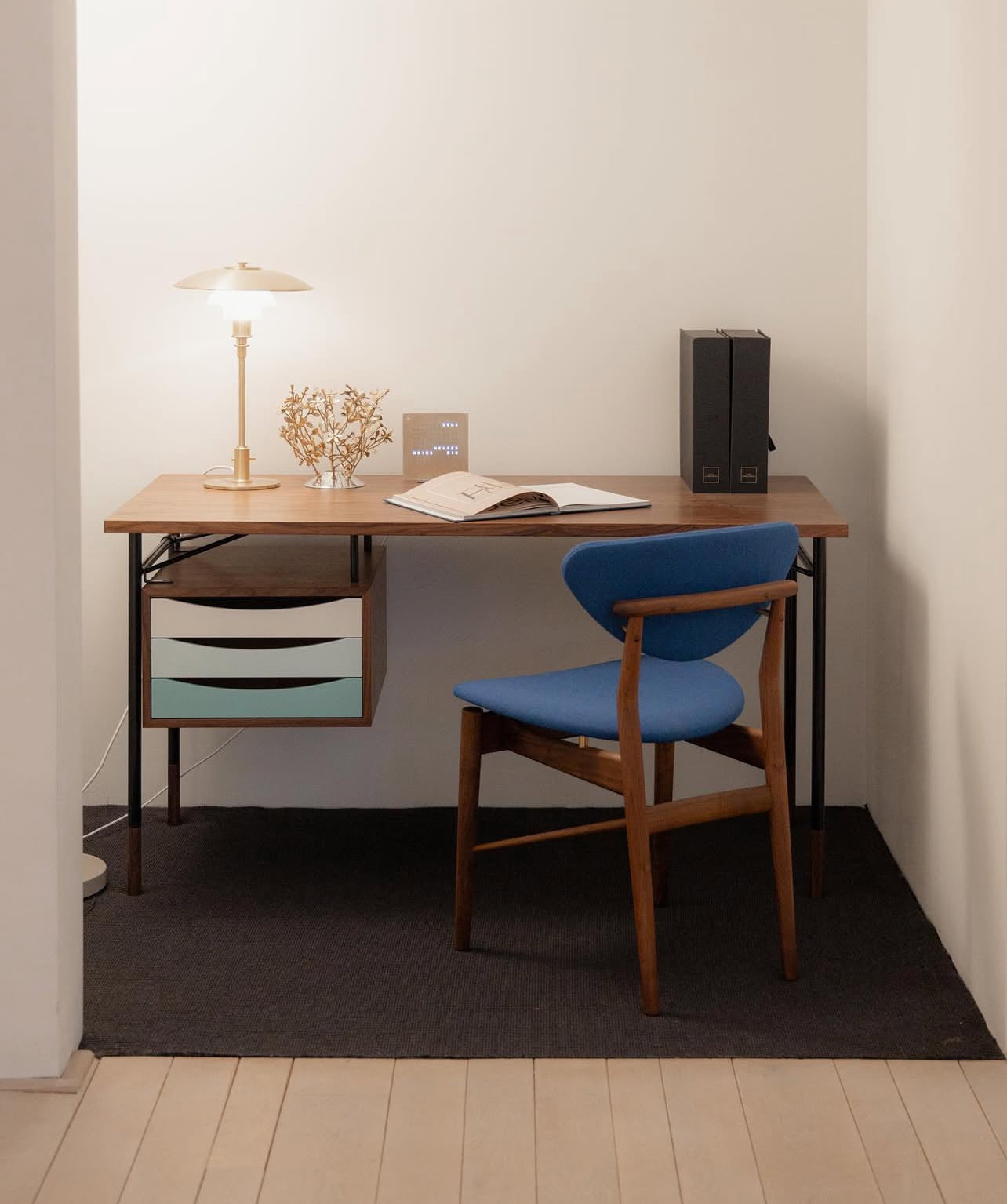 Nyhavn desk - FINN JUHL