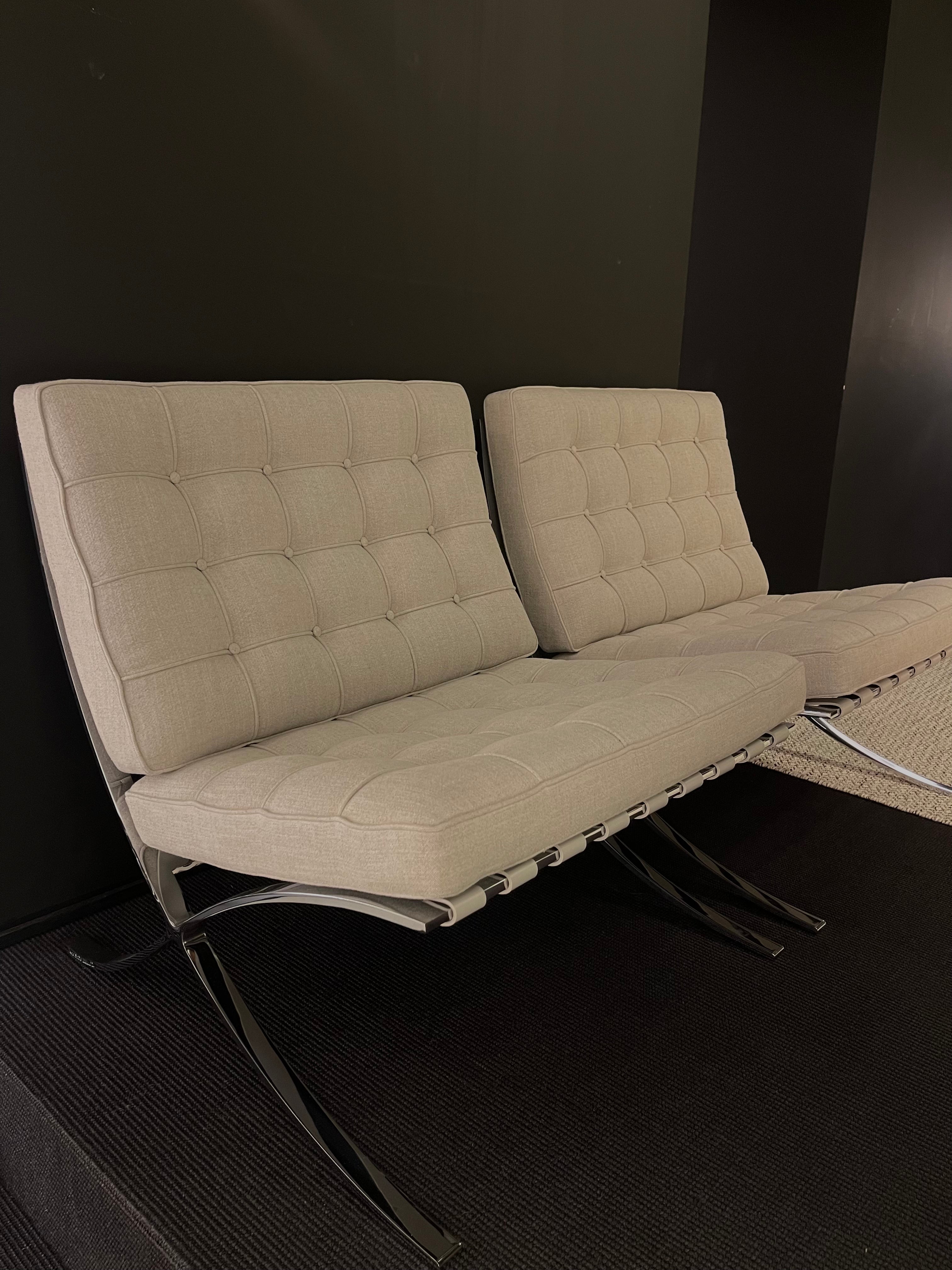 2 pc x Barcelona Chair - KNOLL