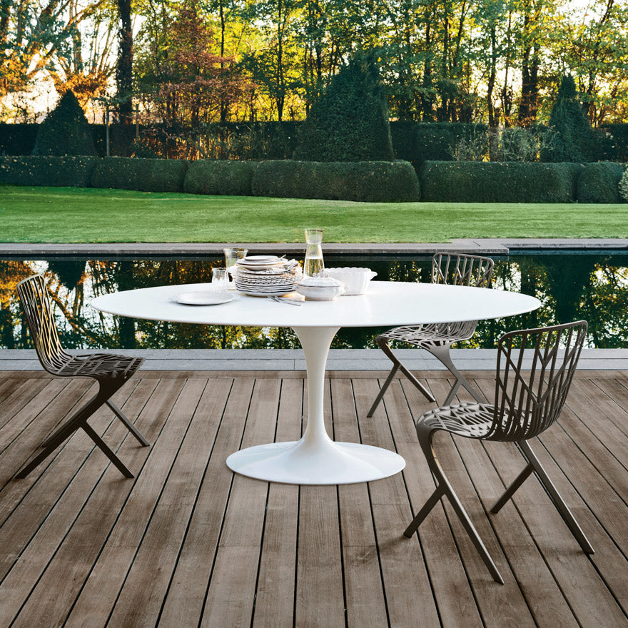 Saarinen Outdoor Dining Table oval - KNOLL